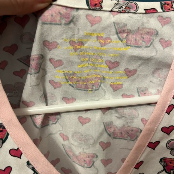 Mouse watermelon scrubs - Picture 2 of 3